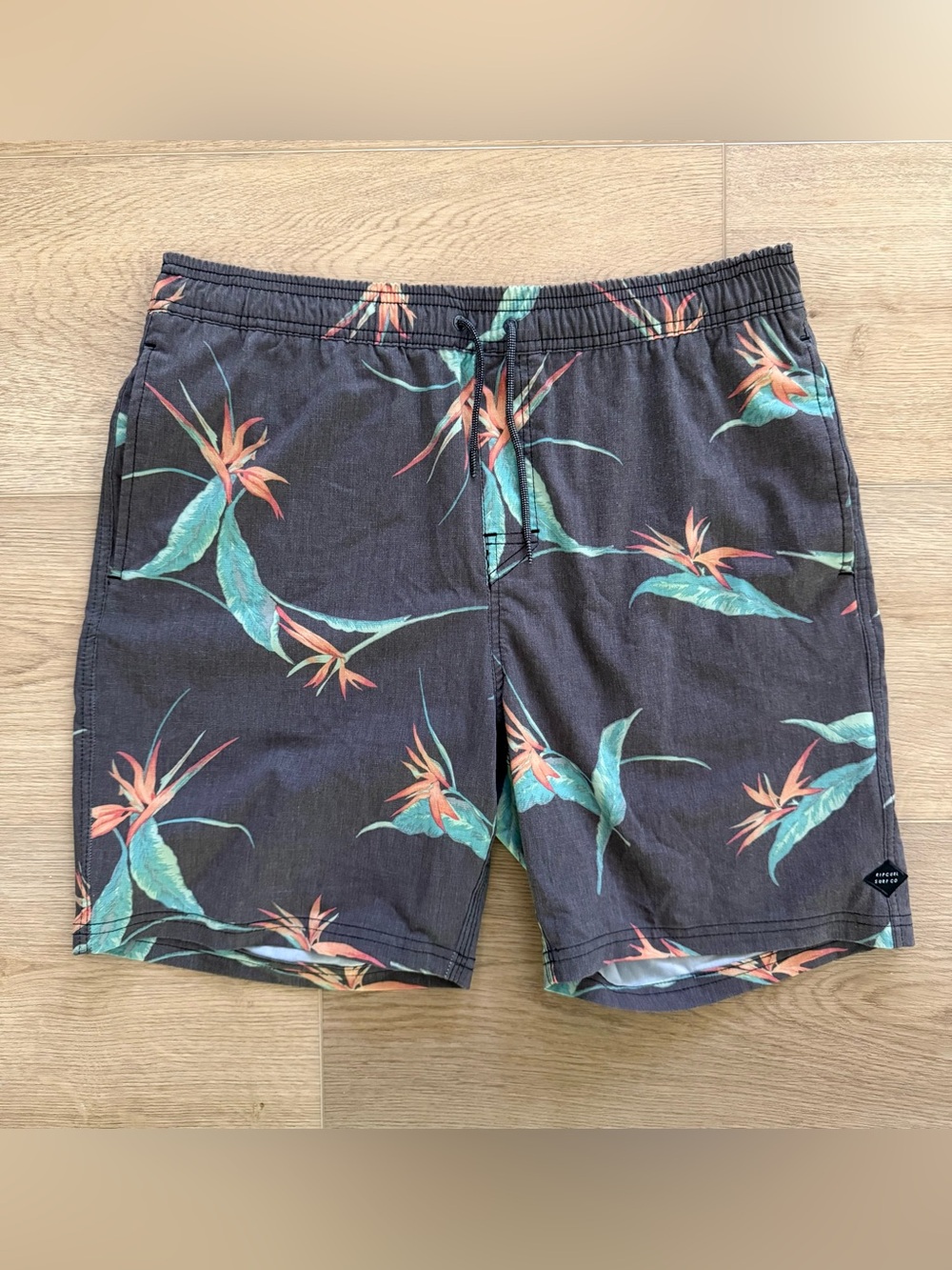 Rip Curl Surf Craft Tropical Bird of Paradise Volley Shorts L